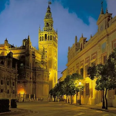 Poolhouse In The Historic Center * Baena