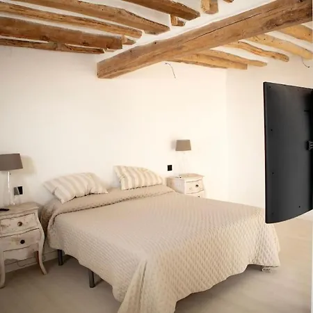 Poolhouse In The Historic Center * Baena